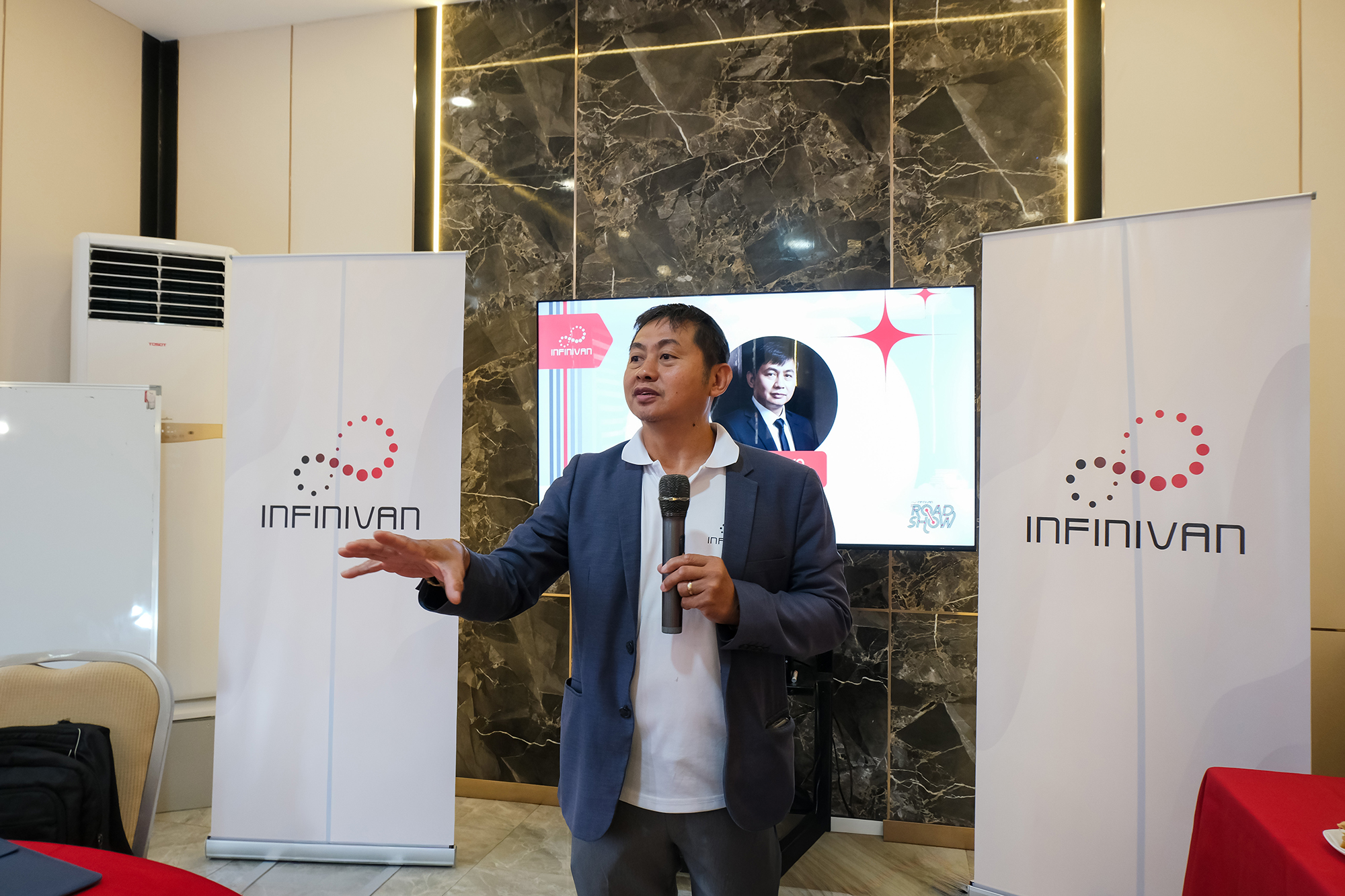 Read more about the article Accelerating through digital Innovation — InfiniVAN Roadshow in Santiago, Isabela.