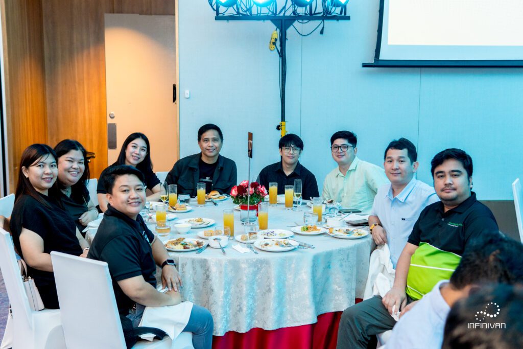 INFINIVAN_THANKSGIVING-124